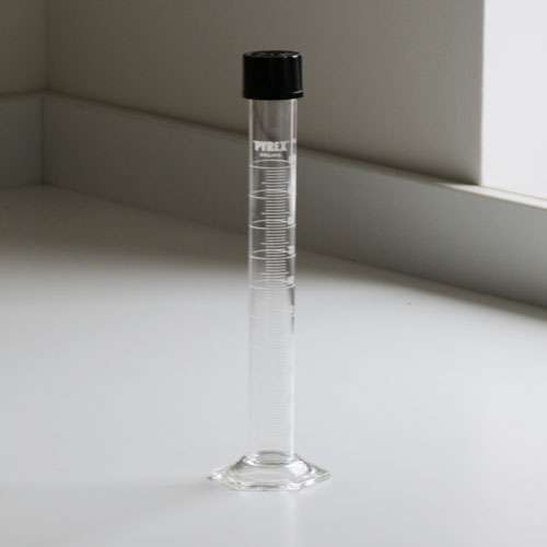 Eprouvette graduee bouchee SVL 30, classe A 100 ml