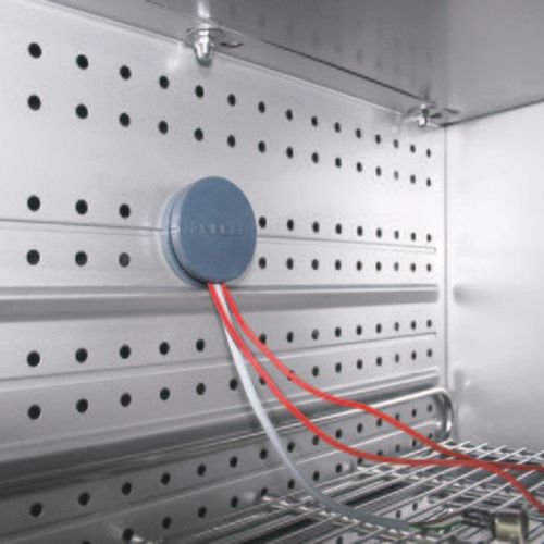 Passage de cable équipé d’un obturateur en silicone
