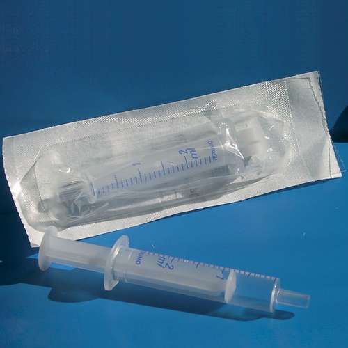 Seringues plastique à usage unique, stériles, 2 pièces